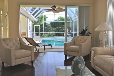Image de Spécial 5 * Maison de vacances de luxe avec grande piscine chauffée et plage privée Golden Beach