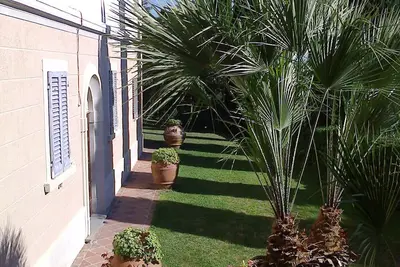 Image de DÉPENDANCES De La Villa Ghezzi - Rez-de-chaussée - Appartement 2 pièces