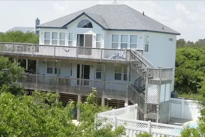 Image de Escapade isolée côté océan. Piscine privée et nouveau bain à remous. Blocs de la plage
