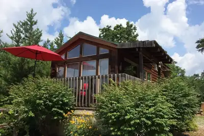 Image de \"Rustic Mountain Retreat\" vues spectaculaires de montagne privé.
