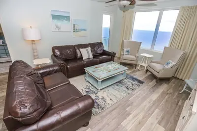 Image de Splash Penthouse Magnifiques vues panoramiques! Installation gratuite de chaises de plage!