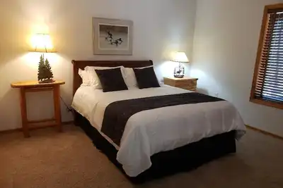 Image de Afficher Low Paradise dans des chênes de pins exclusifs, WiFi et de nombreux extras