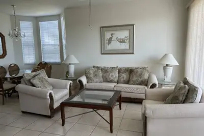 Image de Condo haut de gamme au dernier étage avec vue sur le golfe, Sugary Sand Beach