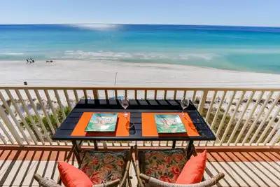 Image de Condo de luxe en bord de mer - exploité par le propriétaire - Wifi gratuit! ! Front de mer! ! 4ème étage! !