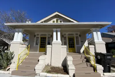 Image de 25 Historic Boutique Shotgun Mid-City Apartment