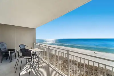 Image de Tarif 5e étage droit sur la plage peut accueillir jusqu'à 7