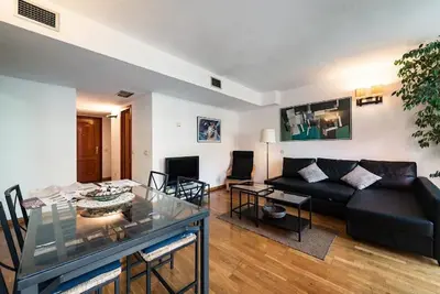 Image de MUSÉE Du Prado Air (60m2, Ac, Wifi, facile CheckIn, Garage)