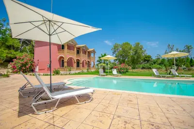 Image de Élégante maisonnette Ruby, maintenant avec la toute nouvelle Piscine 2019! ! !