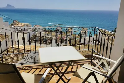 Image de Charmante maison de ville méditerranéenne avec vue panoramique sur la mer, emplacement privilégié