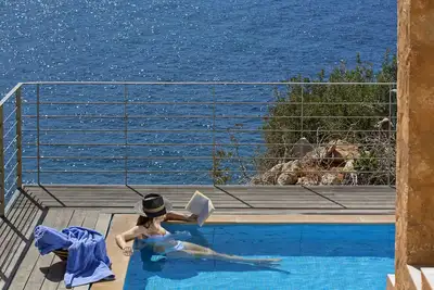 Image de Villa Calypso, Front de mer, Design Villa avec piscine chauffée