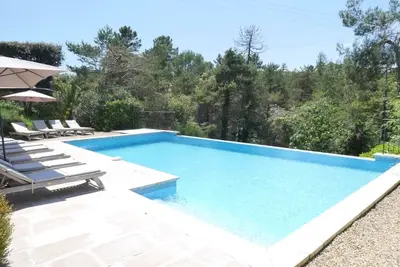Image de Villa Verdi D Appartement Climatise Avec Terrasse Et Jardin Privatif Piscine