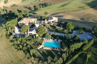 Image de La Corte del Gusto - Le mûrier noir Apt. avec piscine et vue imprenable