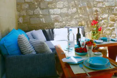 Image de Maison de ville médiévale, jardin-barbecue et terrasse, une connexion Wi-Fi gratuite, tous accessibles à pied