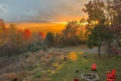 Image de Vues sur la montagne! À côté de Dollywood, sommet d'une montagne privée