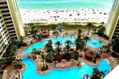 Image de Dates d'automne Ouverte ~ Chaises gratuites de plage de villégiature ~ Shores Of Panama ~ Ocean Front beautiful