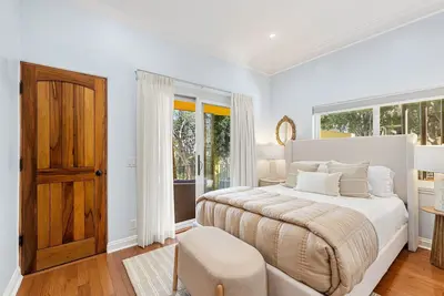 Emplacement! ! ! Dans Sb 2 Blks to Beach & Town