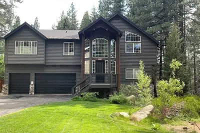 Grande maison de famille dans un cadre boisé au calme près de tout