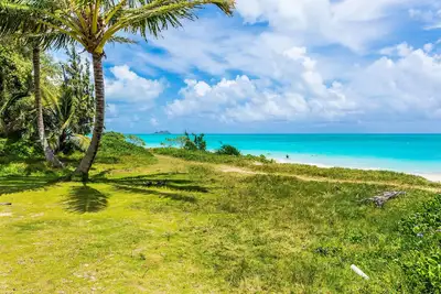 Image de Island Style Maison avec un pont! ! , Gated, climatisation, escalier privé à la plage