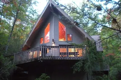 Image de Chalet Laurel De Montagne: Retraite privée de 10 acres à Helen - Pays Du Vin De GÉORGIE!