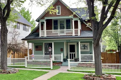 Image de LocationGrand emplacement - Marche pour le café et le dîner. 2 pâtés de maisons de Pearl St. Cheminée