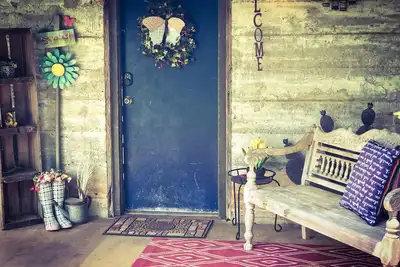 Image de Détendez-vous et détendez-vous dans cette cabine privée, rustique et romantique; Bain à remous privé