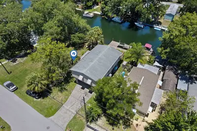 Image de Incroyable Waterfront House, Weeki Wachee - L'utilisation de 4 Kayaks