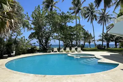 Image de Magnifique villa de luxe en bord de mer dans une communauté fermée. Personnel partiel ou complet.