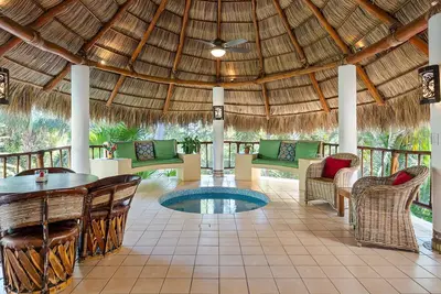 Image de Casita isolée dans le jardin luxuriant, Palapa, petite piscine, près de la plage
