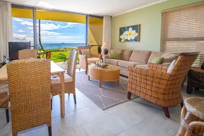 Image de Direct Beachfront, Groundfloor, Corner - à quelques pas de l'océan! ! ! ! !