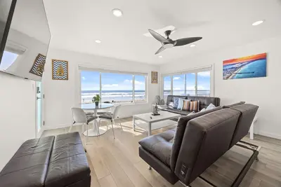 Image de Ocean Front Luxury Beach House # 3 - 10 personnes au 2ème étage - 4 étoiles