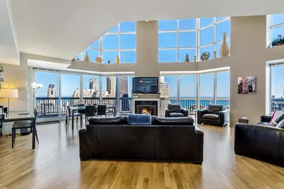 Image de 55 / 56th Floor Penthouse - Views, Cheminée, Balcon, Centre de Remise en Forme