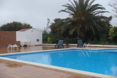 Image de Magnifique maison Ă Roses avec piscine et tennis. Dans la zone Puigrom de Roses