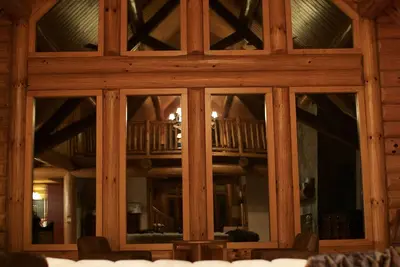 Image de Nouveau Designer Log Cabin, Ridge Top Views, Hot Tub, Et Plus