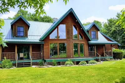 Image de Lodge sur Pine Ridge, avec 50 acres privés