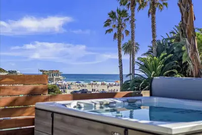 Image de Meilleure maison moderne à la plage! Vues spectaculaires sur l'océan - Remodelage de 500 000 $ pour l'été!