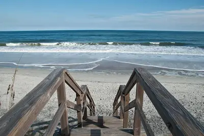 Image de Animaux acceptés, Oceanfront Downstairs Unit of Private Home, Pet Friendly