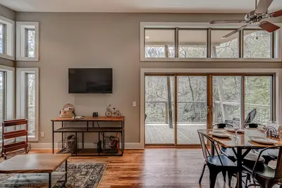 Image de Pilot Cove 1 Br Cabin - Luxe moderne avec Nature!