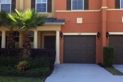 Image de Luxueux Townhome Reunion 89 $ la nuit, dates fixées 2019! * Accès au parc aquatique **