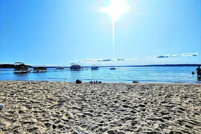 Image de Automne spectaculaire! Rénové, beaux couchers de soleil / couleurs sur la plage de Traverse City