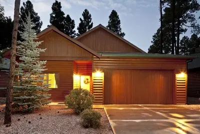 Image de Private & Gated, Pinetop CClub, 1 niveau, Great Rm. , Proche de tout!
