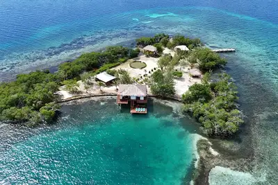 Image de Location D'ÎLE PRIVÉE De Belize Avec Bungalow Sur L'Eau