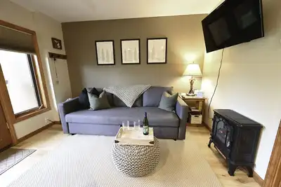 Image de Village de Schuss. Récemment rénové pour 2018. Lit King Murphy. Reine canapé-lit. Wifi