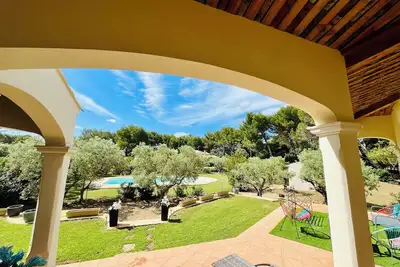 Image de L'Oliveraie de Mathilde- Villa Pisc. Chauffee clim Piano Parc 4000 m2- 8 pers.