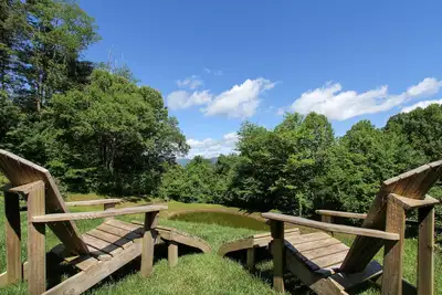 Image de Smoky Mountain Getaway @ 3800 pi, minutes du centre-ville, Blue Ridge, WiFi, SmartTV