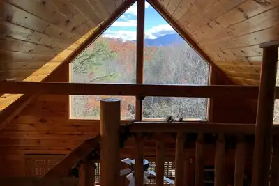 Image de 1 chambre / 2 salles de bain complètes, avec vue sur le mont. LeConte 6mi de dwntwn