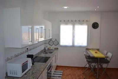 Image de Appartement agréable et moderne à proximité des plages du sud. Wi-Fi et parking gratuits