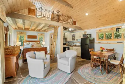 Image de Juste au-delà de l'utopie. . .