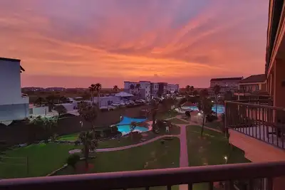 Image de Wow juste rénové, lit King, laveuse et sécheuse, animaux acceptés, vue imprenable sur l'océan!