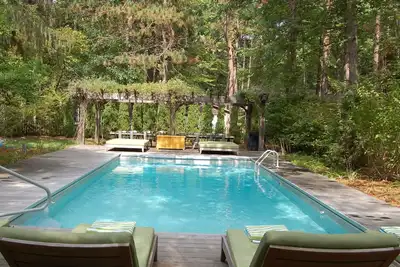 Harbour Country Cottage, piscine privée intégrée, accès à la plage, terrain complet!