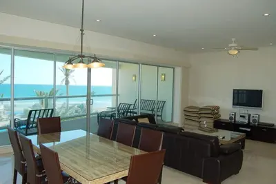 Image de Luna Blanca Resort Condo 2 chambres en bord de mer - Unité # 303